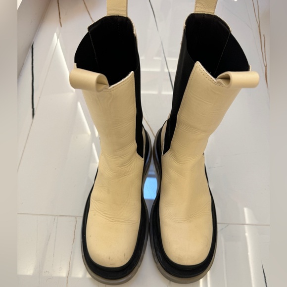 Bottega Veneta Leather Tire Boot in Cream/Clear Size 41 - Picture 2 of 7